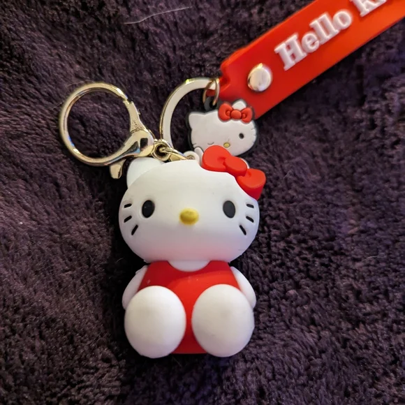 Hello Kitty Keychain - Picture 2 of 2